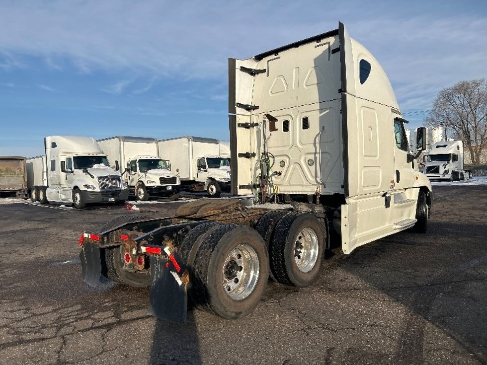 Sleeper Tractor-Heavy Duty Tractors-Freightliner-2016-Cascadia 12564ST-Roseville-MN-543,508\n\t\tmiles-$ 41,500 - Image 7