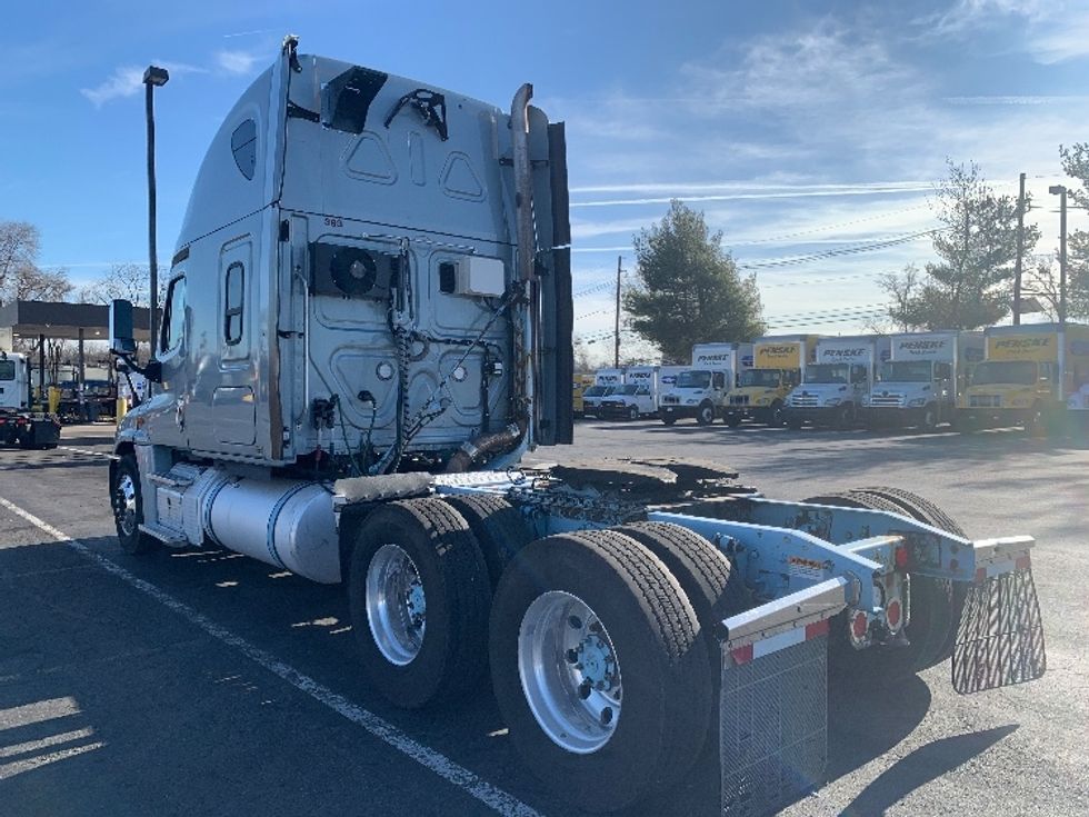 Sleeper Tractor-Heavy Duty Tractors-Freightliner-2016-Cascadia 12564ST-South Plainfield-NJ-713,536\n\t\tmiles-$ 25,000 - Image 3