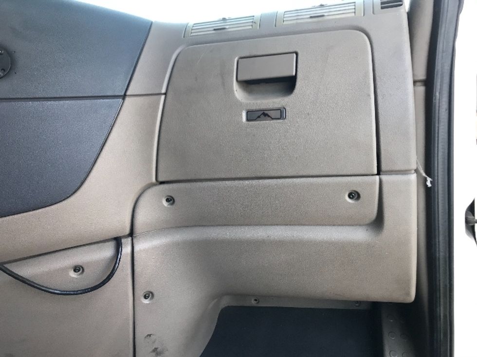 Sleeper Tractor-Heavy Duty Tractors-Freightliner-2016-Cascadia 12564ST-Torrance-CA-352,109\n\t\tmiles-$ 53,250 - Image 14