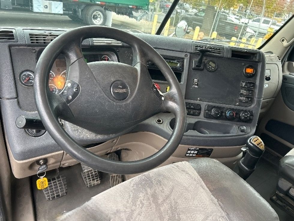 Sleeper Tractor-Heavy Duty Tractors-Freightliner-2017-Cascadia 12564ST-Ceres-CA-596,848\n\t\tmiles-$ 46,500 - Image 10