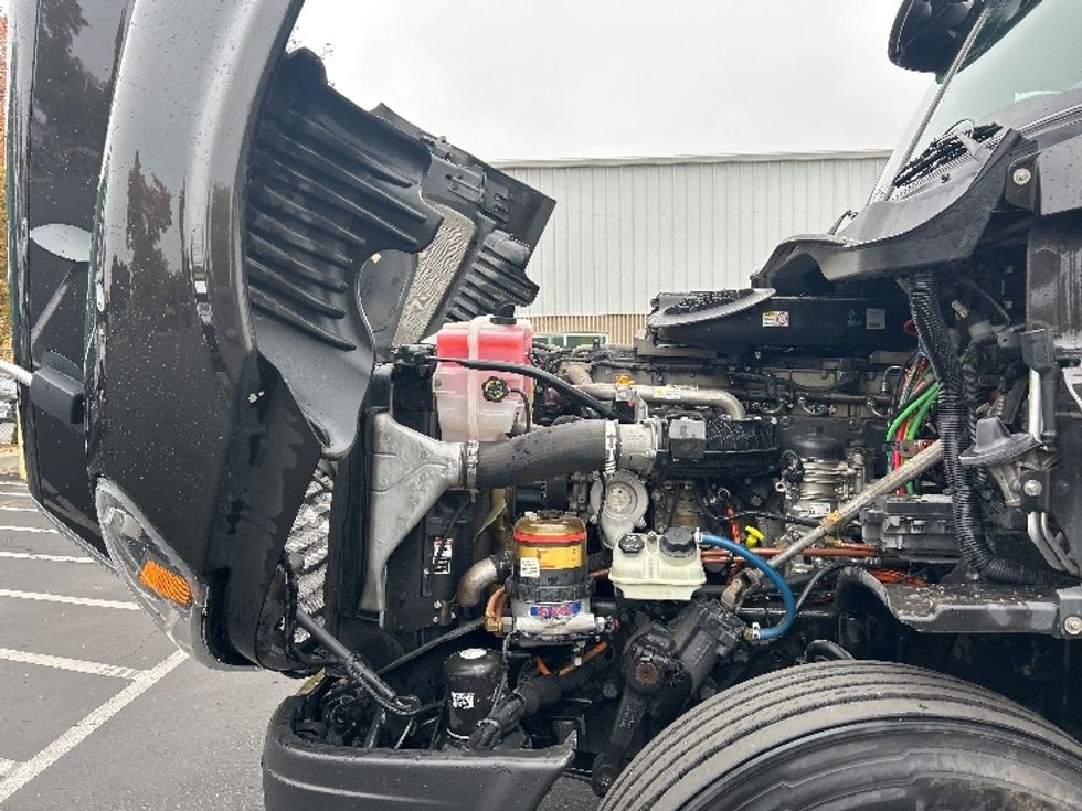 Sleeper Tractor-Heavy Duty Tractors-Freightliner-2017-Cascadia 12564ST-Ceres-CA-596,848\n\t\tmiles-$ 46,500 - Image 21