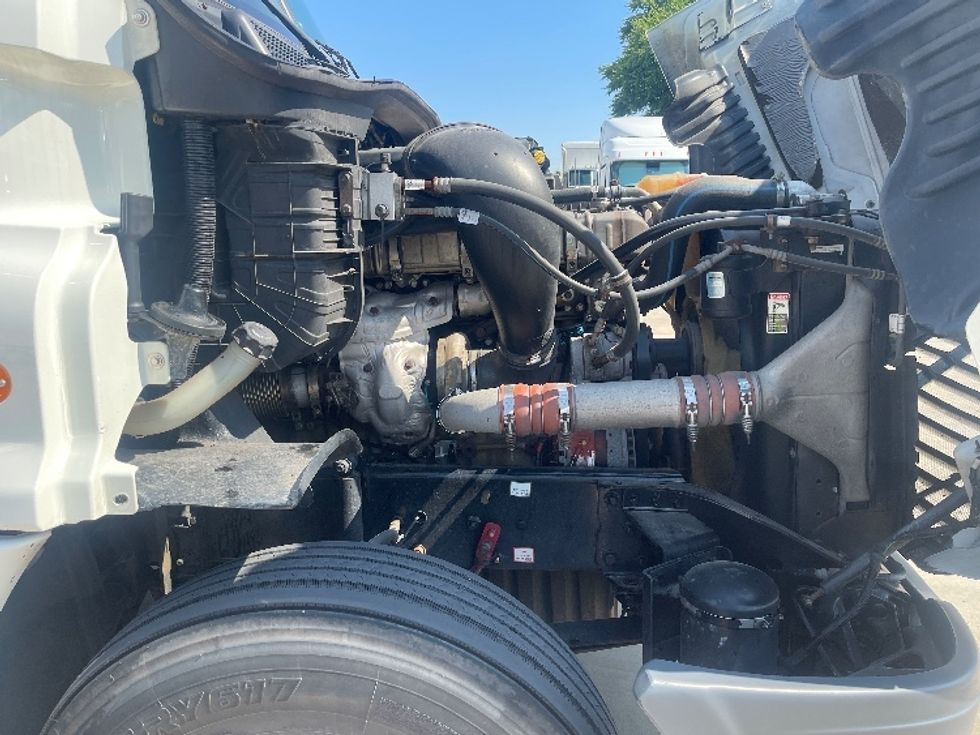 Sleeper Tractor-Heavy Duty Tractors-Freightliner-2017-Cascadia 12564ST-Dallas-TX-732,544\n\t\tmiles-$ 41,500 - Image 20