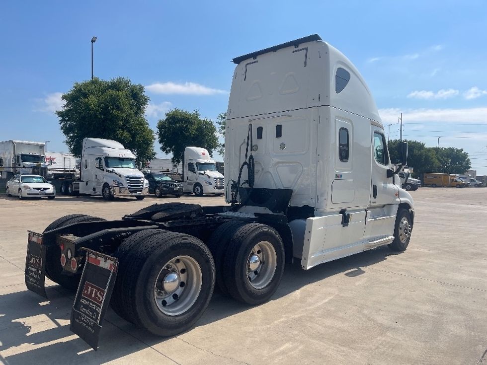 Sleeper Tractor-Heavy Duty Tractors-Freightliner-2017-Cascadia 12564ST-Dallas-TX-732,544\n\t\tmiles-$ 41,500 - Image 7