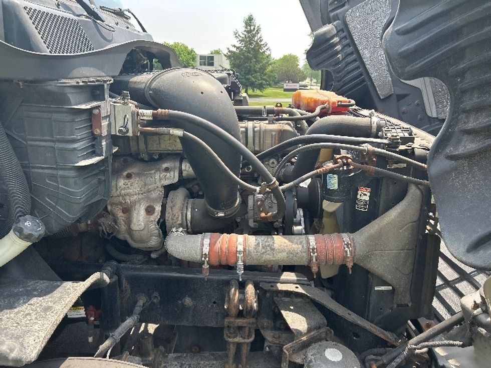 Sleeper Tractor-Heavy Duty Tractors-Freightliner-2017-Cascadia 12564ST-De Pere-WI-670,457\n\t\tmiles-$ 39,000 - Image 20