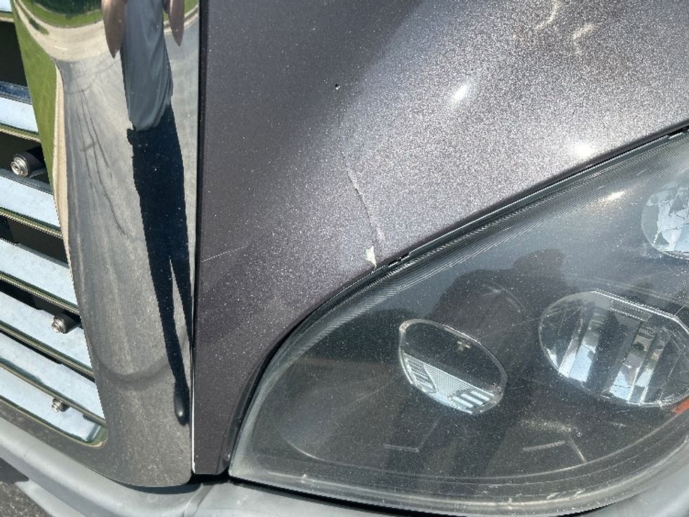 Sleeper Tractor-Heavy Duty Tractors-Freightliner-2017-Cascadia 12564ST-De Pere-WI-670,457\n\t\tmiles-$ 39,000 - Image 22