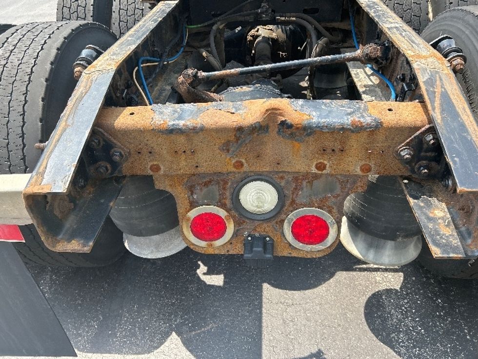 Sleeper Tractor-Heavy Duty Tractors-Freightliner-2017-Cascadia 12564ST-De Pere-WI-670,457\n\t\tmiles-$ 39,000 - Image 24