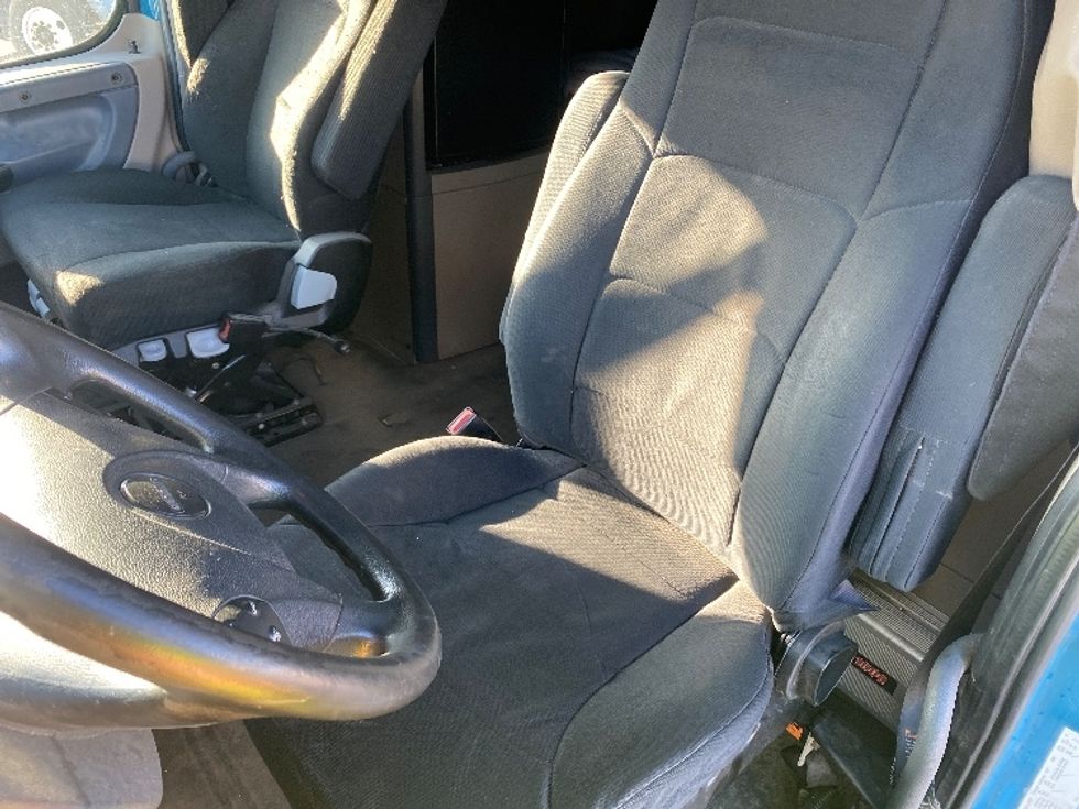 Sleeper Tractor-Heavy Duty Tractors-Freightliner-2017-Cascadia 12564ST-Grand Rapids-MI-634,054\n\t\tmiles-$ 32,500 - Image 10