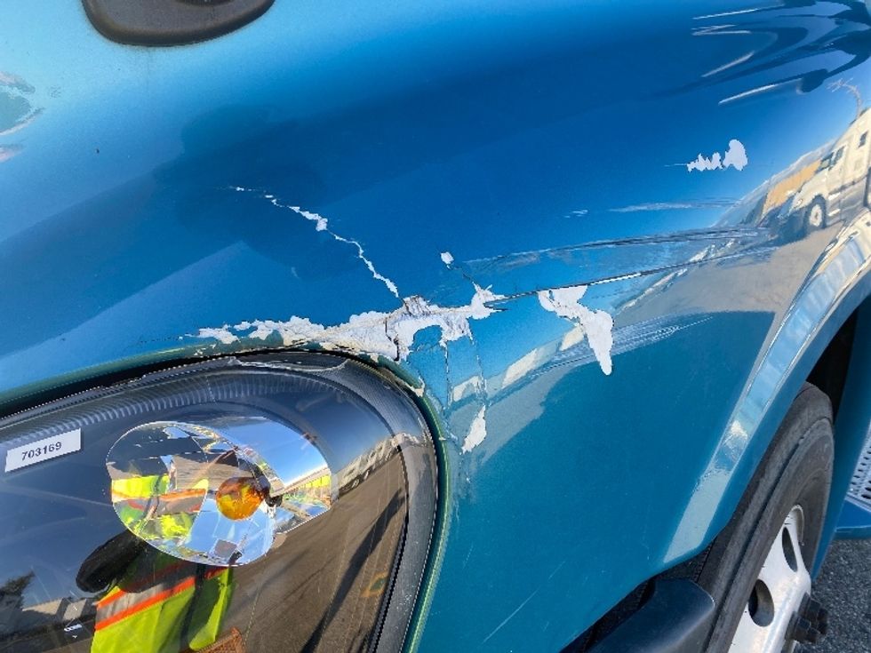 Sleeper Tractor-Heavy Duty Tractors-Freightliner-2017-Cascadia 12564ST-Grand Rapids-MI-634,054\n\t\tmiles-$ 32,500 - Image 24