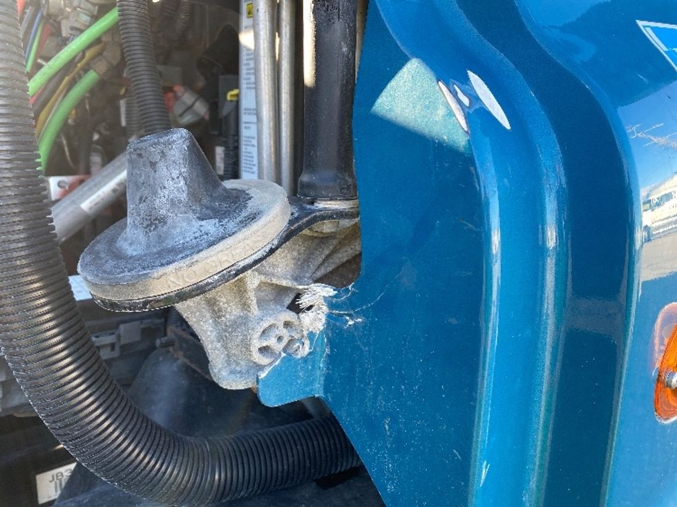 Sleeper Tractor-Heavy Duty Tractors-Freightliner-2017-Cascadia 12564ST-Grand Rapids-MI-634,054\n\t\tmiles-$ 32,500 - Image 26