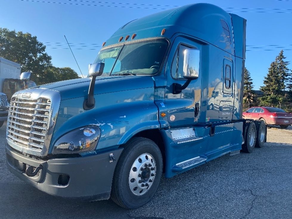 Sleeper Tractor-Heavy Duty Tractors-Freightliner-2017-Cascadia 12564ST-Grand Rapids-MI-634,054\n\t\tmiles-$ 32,500 - Image 3