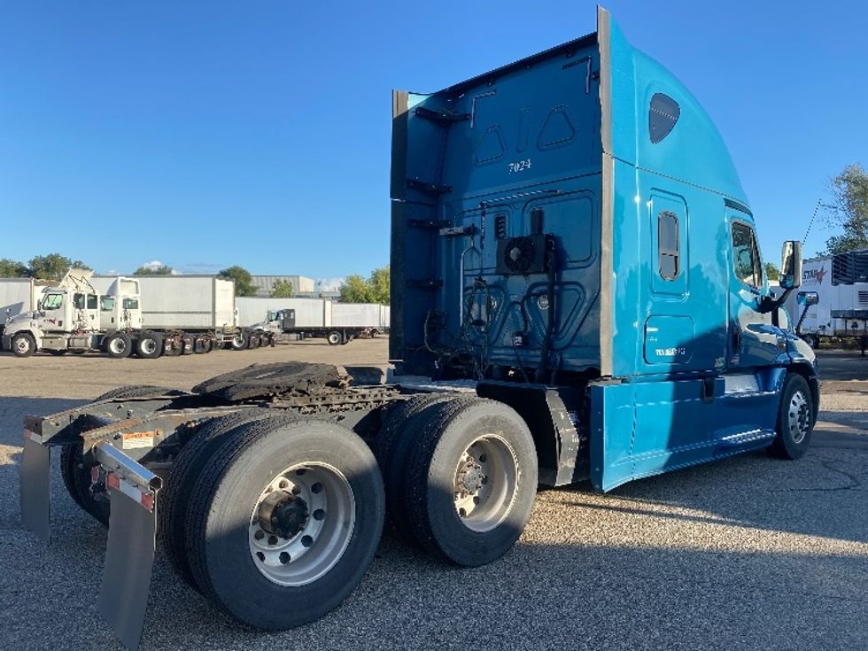 Sleeper Tractor-Heavy Duty Tractors-Freightliner-2017-Cascadia 12564ST-Grand Rapids-MI-634,054\n\t\tmiles-$ 32,500 - Image 7