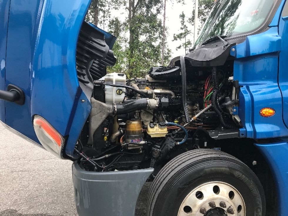 Sleeper Tractor-Heavy Duty Tractors-Freightliner-2017-Cascadia 12564ST-Jacksonville-FL-676,323\n\t\tmiles-$ 31,000 - Image 20