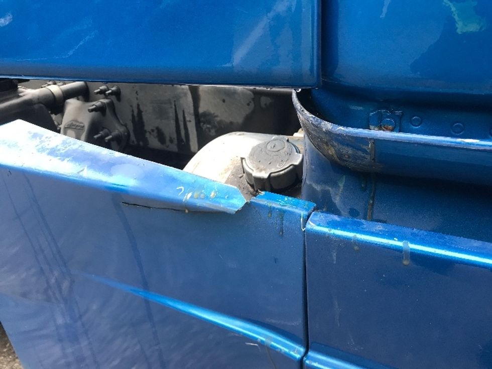 Sleeper Tractor-Heavy Duty Tractors-Freightliner-2017-Cascadia 12564ST-Jacksonville-FL-676,323\n\t\tmiles-$ 31,000 - Image 26