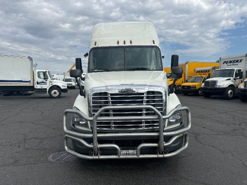2017 Freightliner Cascadia 12564ST Sleeper Tractor