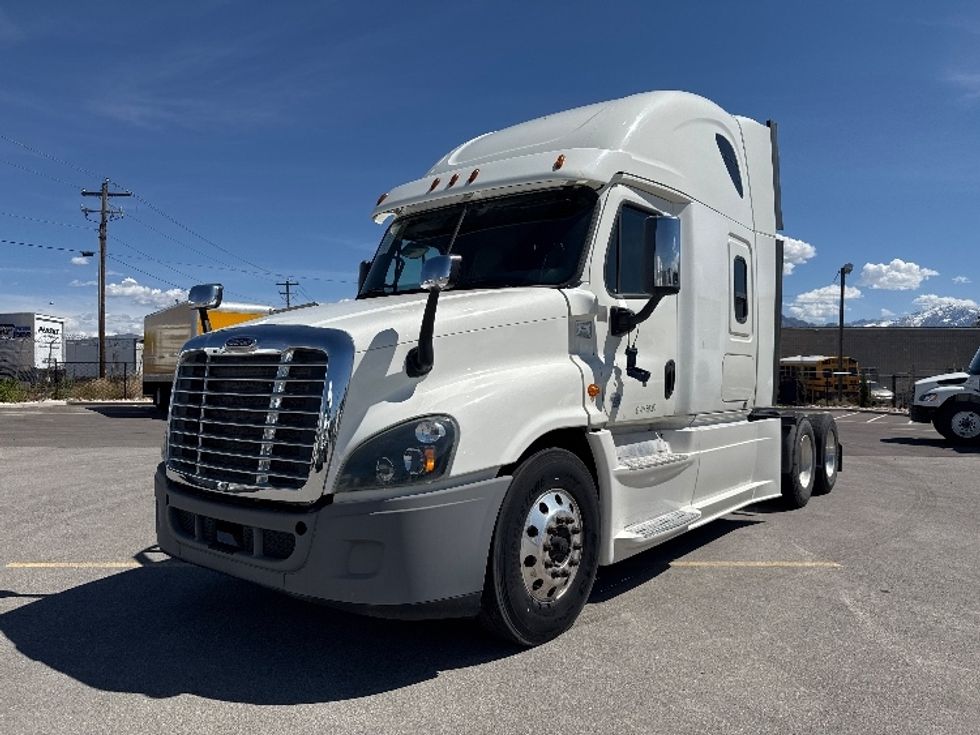Sleeper Tractor-Heavy Duty Tractors-Freightliner-2017-Cascadia 12564ST-West Valley City-UT-715,173\n\t\tmiles-$ 39,000 - Image 3