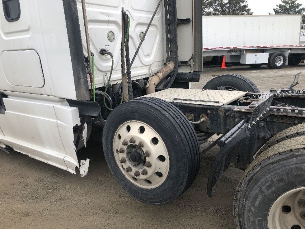 Sleeper Tractor-Heavy Duty Tractors-Freightliner-2017-Cascadia 12584ST-Spokane Valley-WA-560,373\n\t\tmiles-$ 55,000 - Image 17