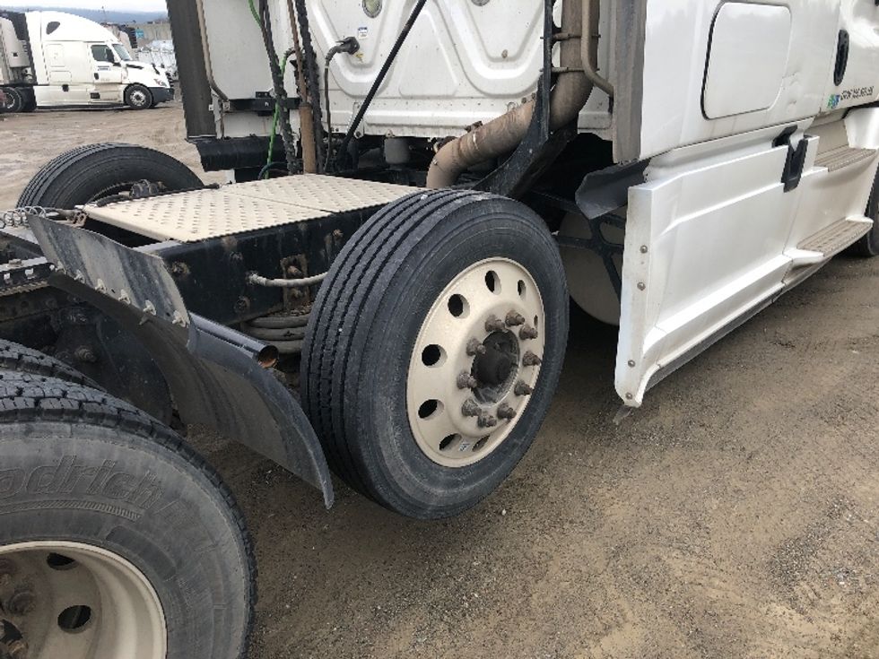 Sleeper Tractor-Heavy Duty Tractors-Freightliner-2017-Cascadia 12584ST-Spokane Valley-WA-560,373\n\t\tmiles-$ 55,000 - Image 18