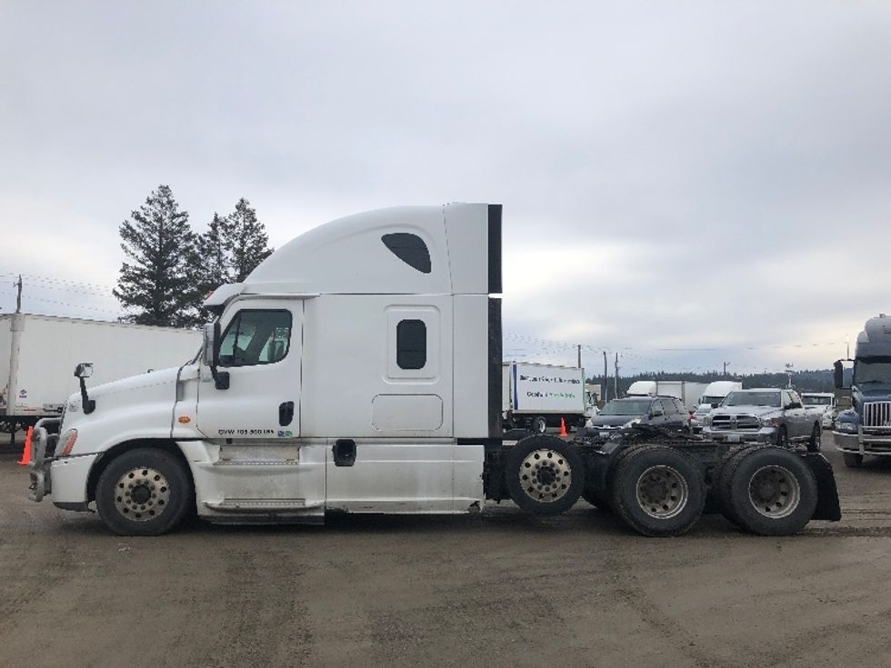 Sleeper Tractor-Heavy Duty Tractors-Freightliner-2017-Cascadia 12584ST-Spokane Valley-WA-560,373\n\t\tmiles-$ 55,000 - Image 4