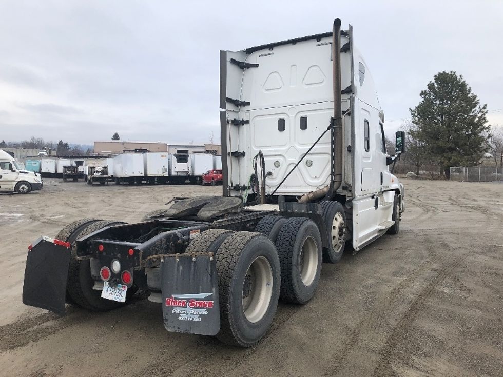 Sleeper Tractor-Heavy Duty Tractors-Freightliner-2017-Cascadia 12584ST-Spokane Valley-WA-560,373\n\t\tmiles-$ 55,000 - Image 7