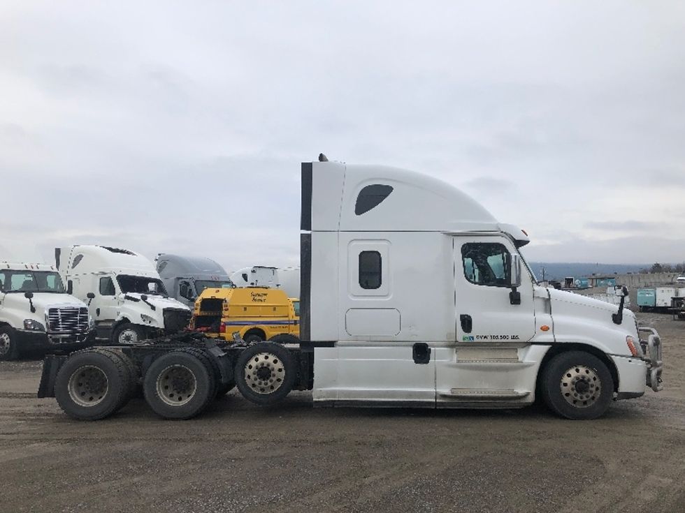 Sleeper Tractor-Heavy Duty Tractors-Freightliner-2017-Cascadia 12584ST-Spokane Valley-WA-560,373\n\t\tmiles-$ 55,000 - Image 8