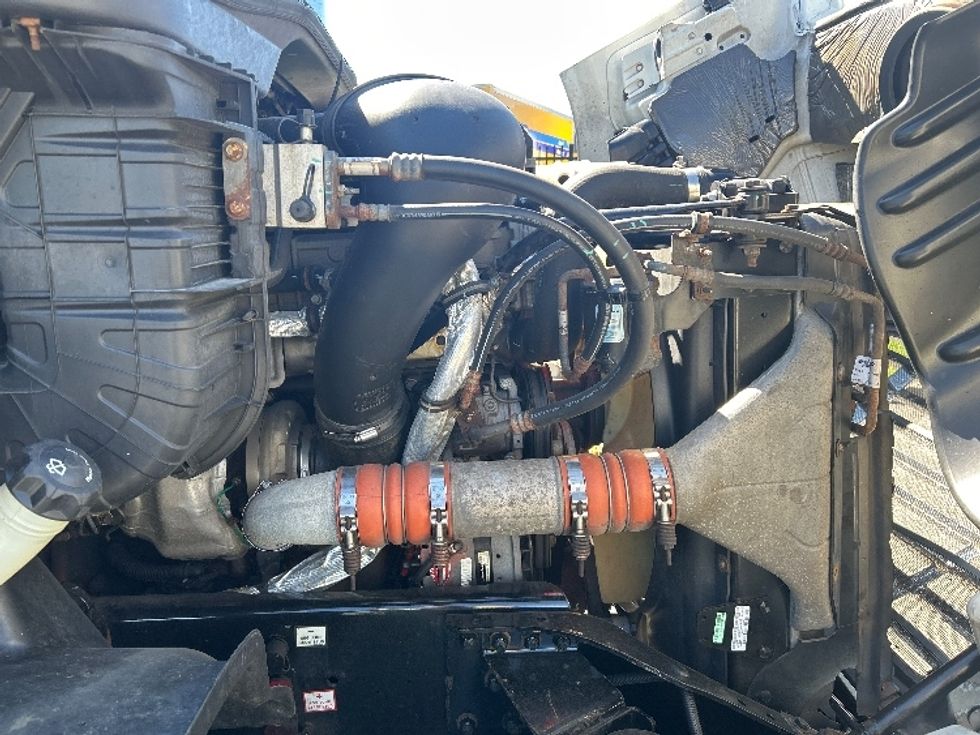 Sleeper Tractor-Heavy Duty Tractors-Freightliner-2018-Cascadia 11342ST-Fitchburg-MA-555,200\n\t\tmiles-$ 42,750 - Image 20