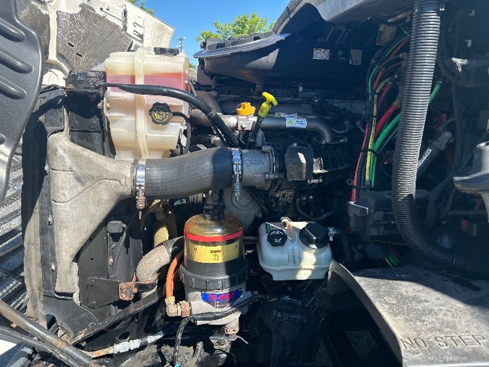 Sleeper Tractor-Heavy Duty Tractors-Freightliner-2018-Cascadia 11342ST-Fitchburg-MA-555,200\n\t\tmiles-$ 42,750 - Image 21