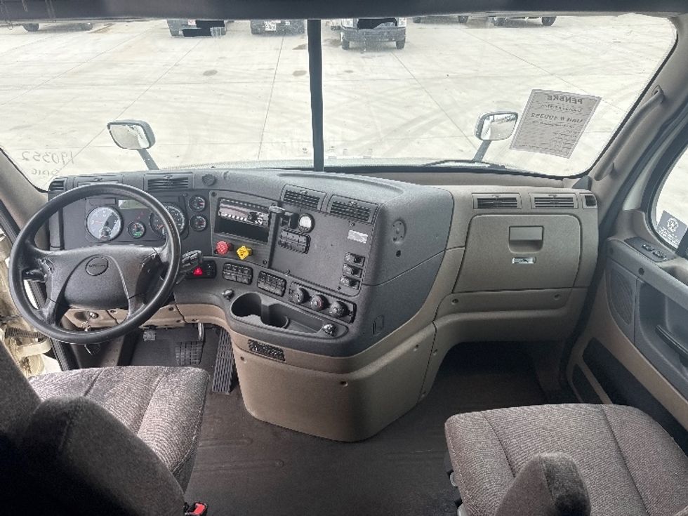 Sleeper Tractor-Heavy Duty Tractors-Freightliner-2018-Cascadia 11364ST-Greeley-CO-388,291\n\t\tmiles-$ 56,500 - Image 12