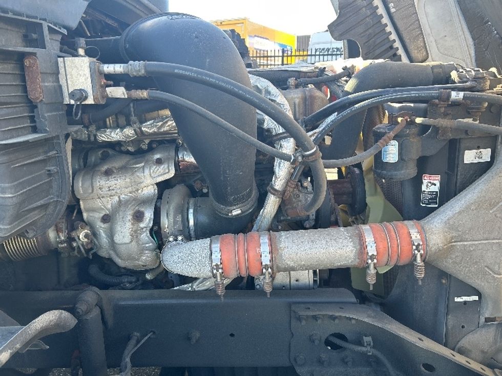 Sleeper Tractor-Heavy Duty Tractors-Freightliner-2018-Cascadia 12542ST-Fitchburg-MA-404,558\n\t\tmiles-$ 45,000 - Image 20