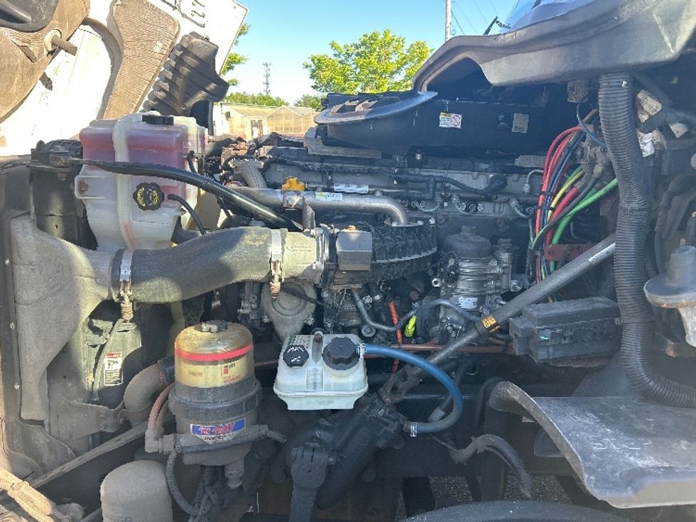 Sleeper Tractor-Heavy Duty Tractors-Freightliner-2018-Cascadia 12542ST-Fitchburg-MA-404,558\n\t\tmiles-$ 45,000 - Image 21