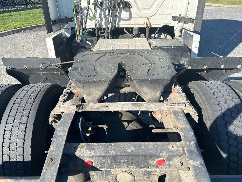 Sleeper Tractor-Heavy Duty Tractors-Freightliner-2018-Cascadia 12542ST-Fitchburg-MA-404,558\n\t\tmiles-$ 45,000 - Image 6