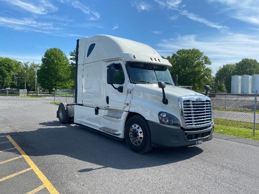 Sleeper Tractor-Heavy Duty Tractors-Freightliner-2018-Cascadia 12542ST-Liverpool-NY-459,035\n\t\tmiles-$ 51,750 - Image 1