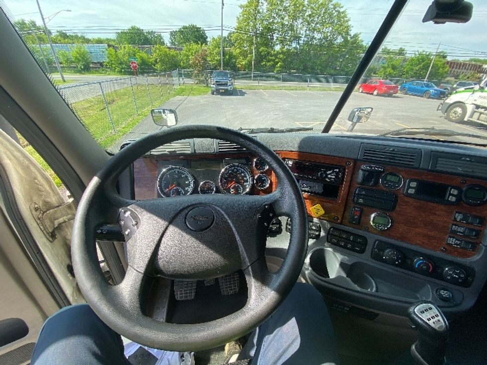 Sleeper Tractor-Heavy Duty Tractors-Freightliner-2018-Cascadia 12542ST-Liverpool-NY-459,035\n\t\tmiles-$ 51,750 - Image 11