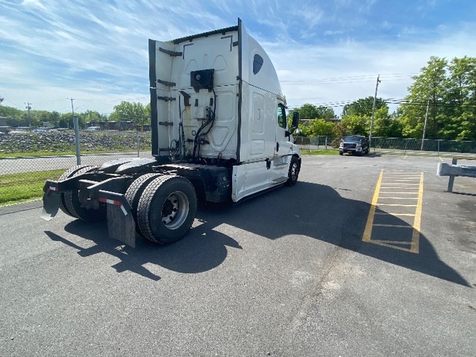 Sleeper Tractor-Heavy Duty Tractors-Freightliner-2018-Cascadia 12542ST-Liverpool-NY-459,035\n\t\tmiles-$ 51,750 - Image 7