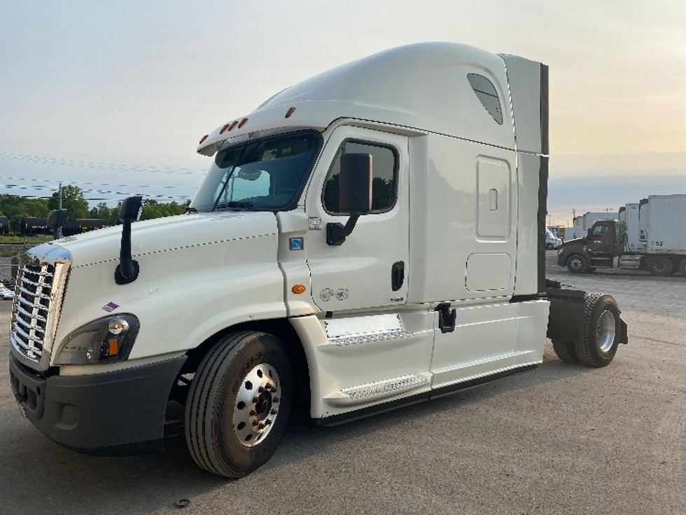 Sleeper Tractor-Heavy Duty Tractors-Freightliner-2018-Cascadia 12542ST-Minoa-NY-598,579\n\t\tmiles-$ 46,500 - Image 3