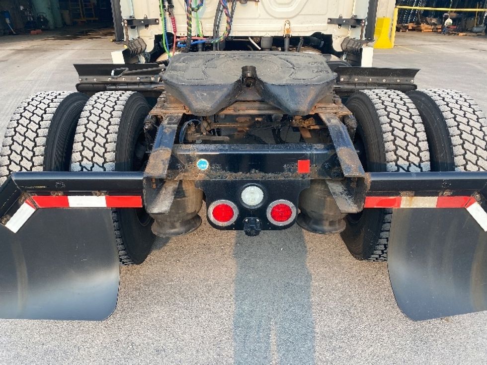 Sleeper Tractor-Heavy Duty Tractors-Freightliner-2018-Cascadia 12542ST-Minoa-NY-598,579\n\t\tmiles-$ 46,500 - Image 6