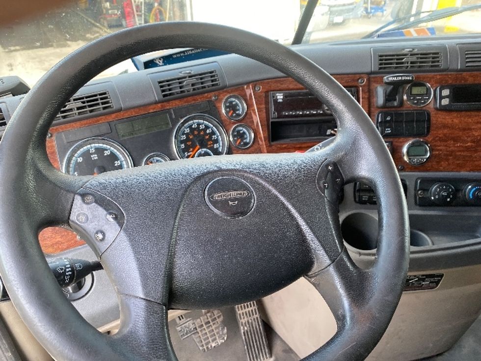 Sleeper Tractor-Heavy Duty Tractors-Freightliner-2018-Cascadia 12542ST-Minoa-NY-664,446\n\t\tmiles-$ 42,500 - Image 11