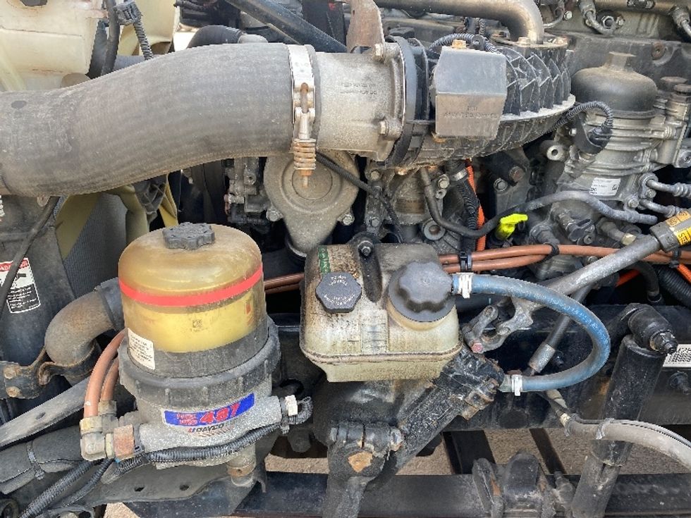 Sleeper Tractor-Heavy Duty Tractors-Freightliner-2018-Cascadia 12542ST-Minoa-NY-664,446\n\t\tmiles-$ 42,500 - Image 20