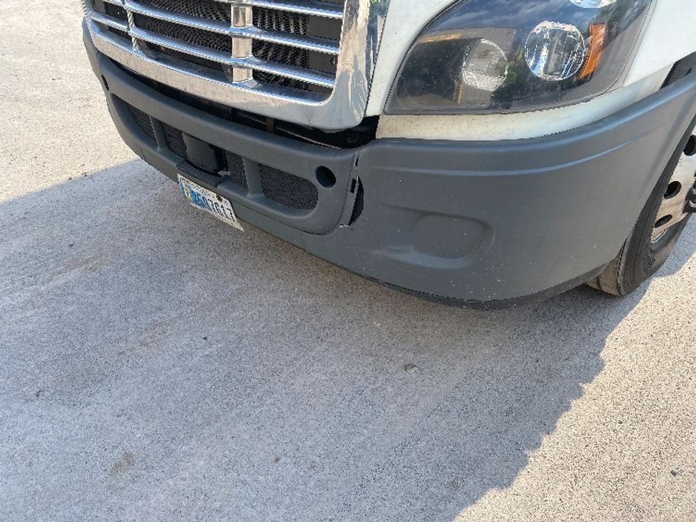 Sleeper Tractor-Heavy Duty Tractors-Freightliner-2018-Cascadia 12542ST-Minoa-NY-664,446\n\t\tmiles-$ 42,500 - Image 24