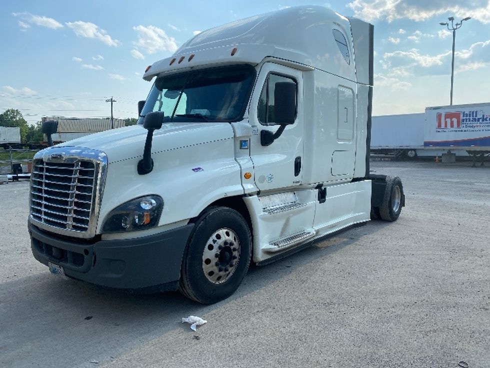 Sleeper Tractor-Heavy Duty Tractors-Freightliner-2018-Cascadia 12542ST-Minoa-NY-664,446\n\t\tmiles-$ 42,500 - Image 3