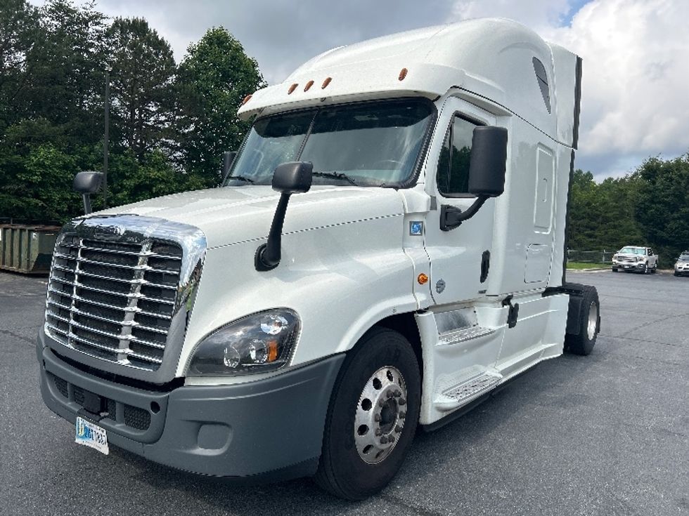 Sleeper Tractor-Heavy Duty Tractors-Freightliner-2018-Cascadia 12542ST-Winston Salem-NC-487,020\n\t\tmiles-$ 49,000 - Image 3