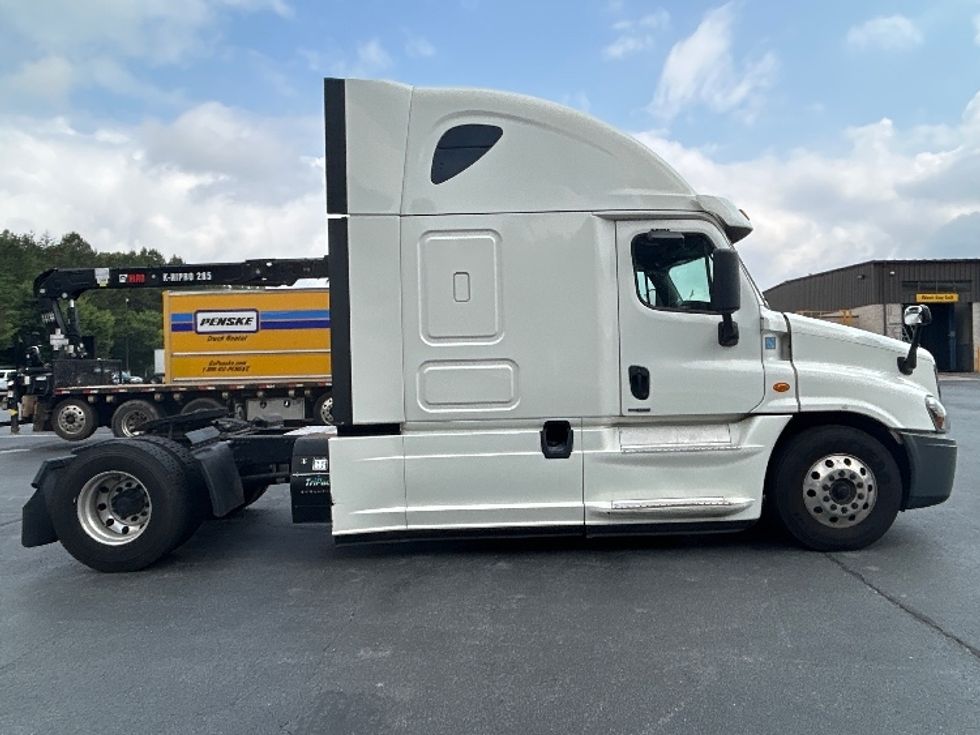 Sleeper Tractor-Heavy Duty Tractors-Freightliner-2018-Cascadia 12542ST-Winston Salem-NC-487,020\n\t\tmiles-$ 49,000 - Image 8