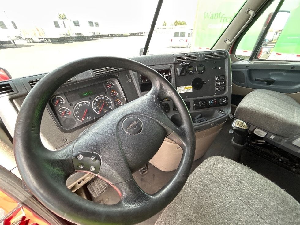 Sleeper Tractor-Heavy Duty Tractors-Freightliner-2018-Cascadia 12564ST-Aurora-CO-601,659\n\t\tmiles-$ 42,500 - Image 11