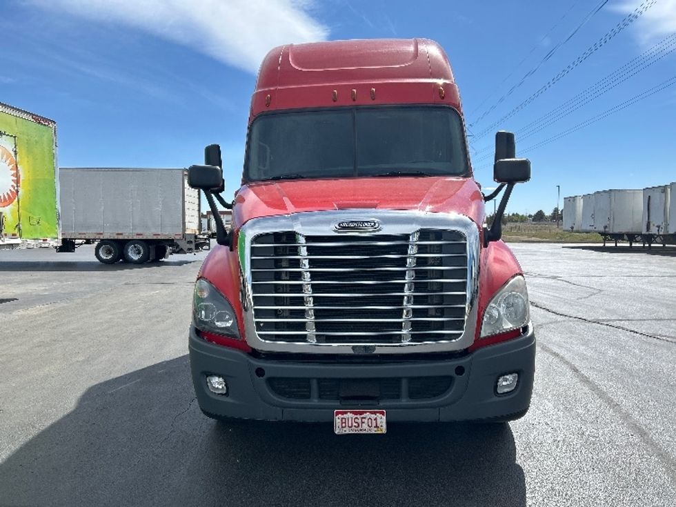 Sleeper Tractor-Heavy Duty Tractors-Freightliner-2018-Cascadia 12564ST-Aurora-CO-601,659\n\t\tmiles-$ 42,500 - Image 2