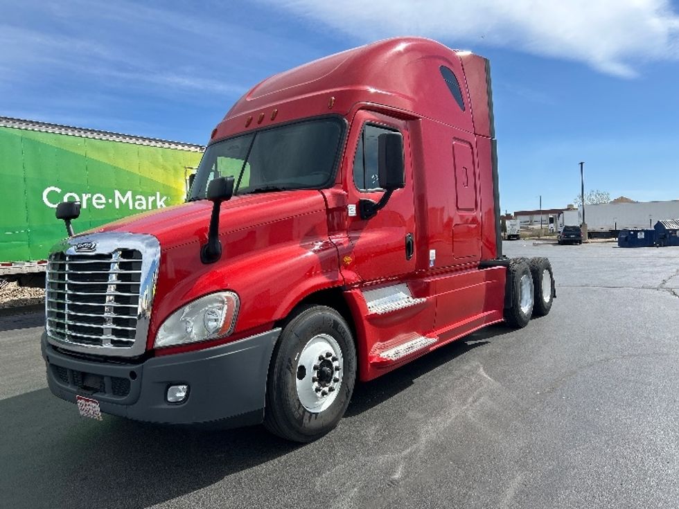 Sleeper Tractor-Heavy Duty Tractors-Freightliner-2018-Cascadia 12564ST-Aurora-CO-601,659\n\t\tmiles-$ 42,500 - Image 3