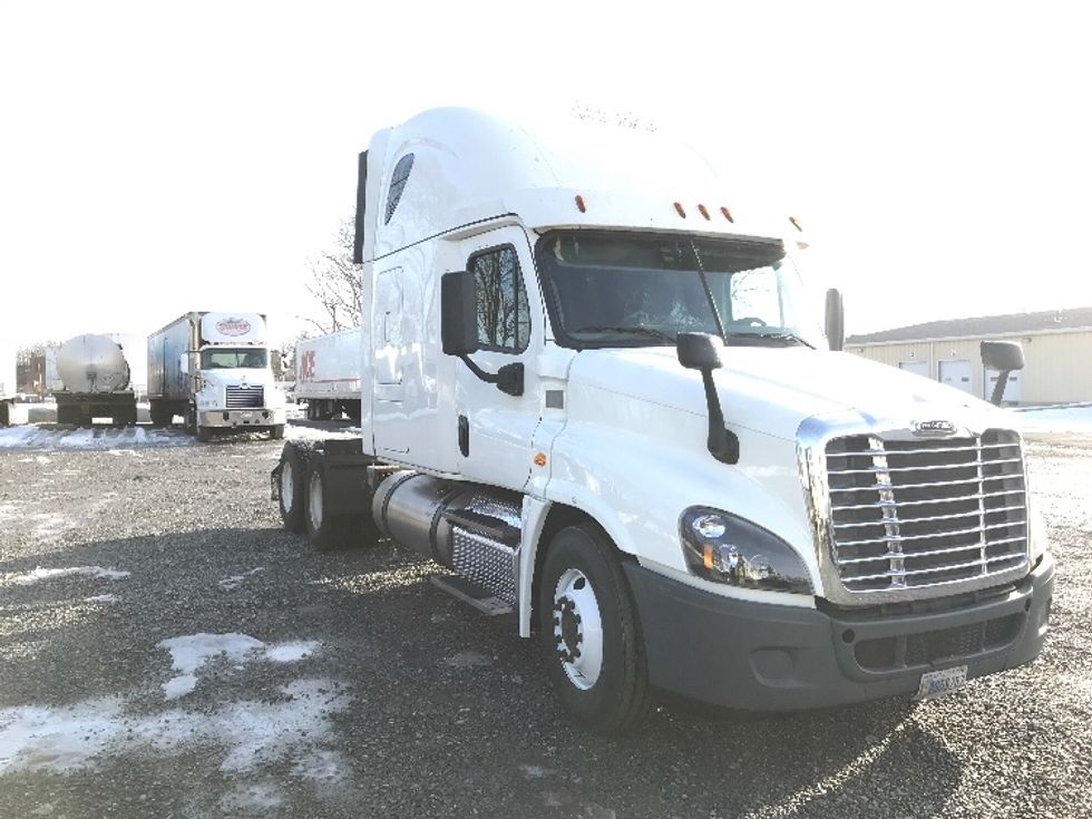 Sleeper Tractor-Heavy Duty Tractors-Freightliner-2018-Cascadia 12564ST-East Chicago-IN-841,331 miles-$ 54,500