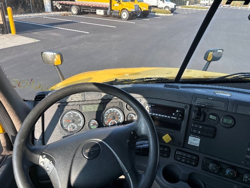 Sleeper Tractor-Heavy Duty Tractors-Freightliner-2018-Cascadia 12564ST-Everett-WA-567,985\n\t\tmiles-$ 47,000 - Image 11