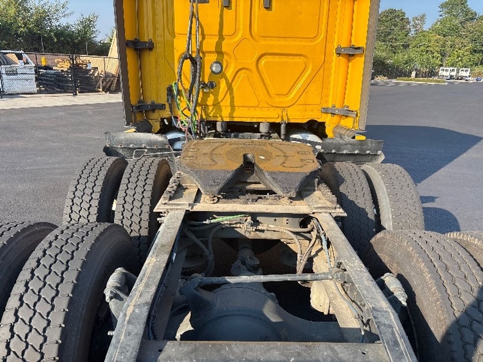 Sleeper Tractor-Heavy Duty Tractors-Freightliner-2018-Cascadia 12564ST-Everett-WA-567,985\n\t\tmiles-$ 47,000 - Image 6
