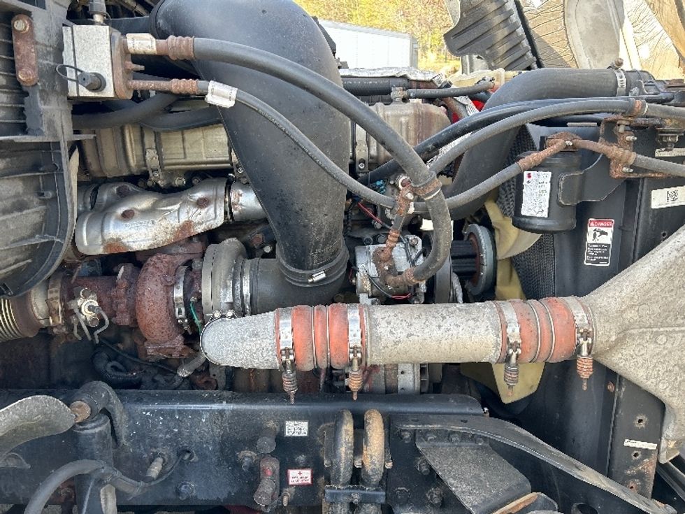 Sleeper Tractor-Heavy Duty Tractors-Freightliner-2018-Cascadia 12564ST-Fitchburg-MA-498,708\n\t\tmiles-$ 49,250 - Image 20