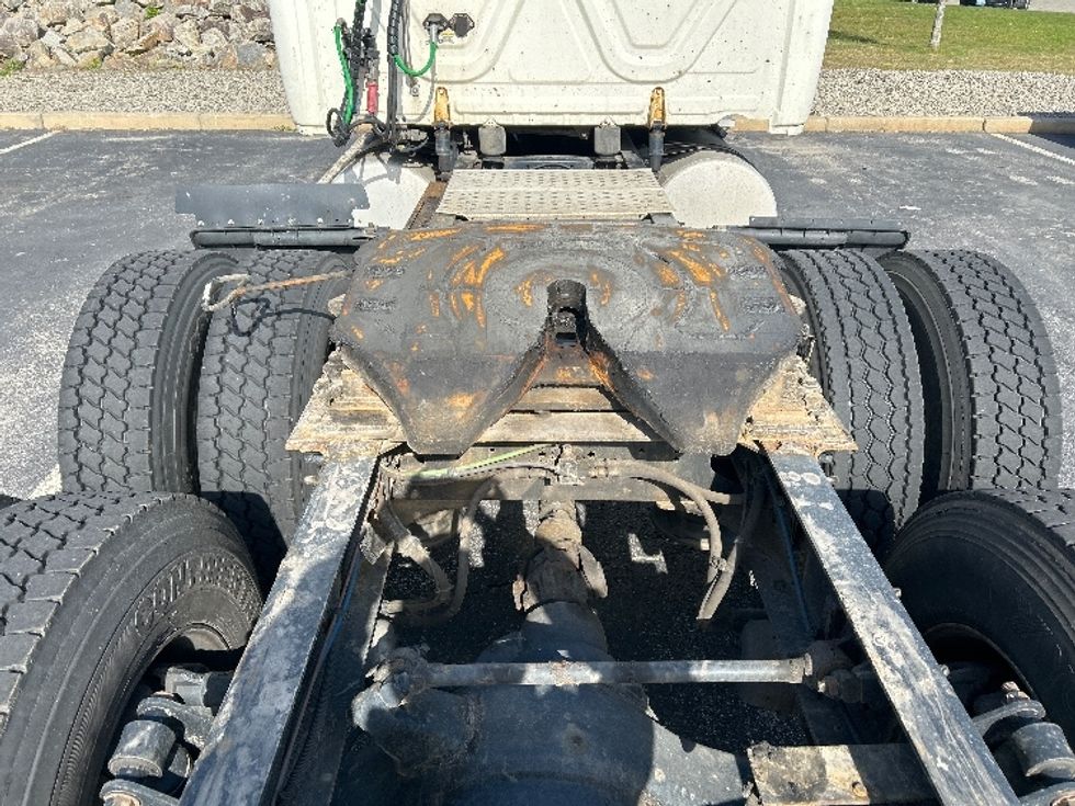 Sleeper Tractor-Heavy Duty Tractors-Freightliner-2018-Cascadia 12564ST-Fitchburg-MA-498,708\n\t\tmiles-$ 49,250 - Image 6