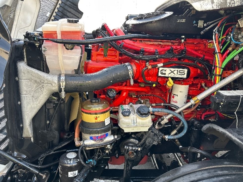 Sleeper Tractor-Heavy Duty Tractors-Freightliner-2018-Cascadia 12564ST-Fontana-CA-143,305\n\t\tmiles-$ 71,000 - Image 20